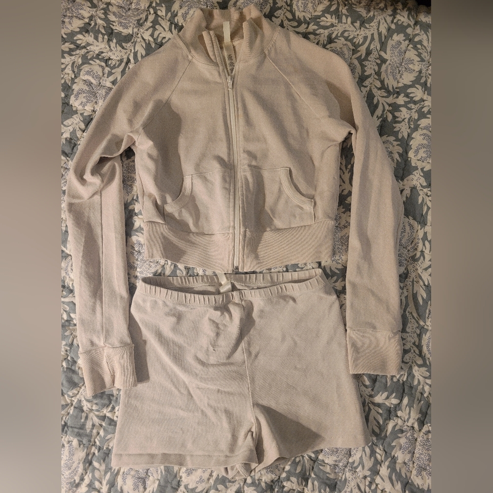 Skims Outdoor Jacket Shorts Set XS/S